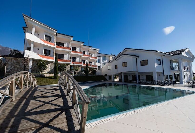 בית מלון כפרי Chateau Linza Resort