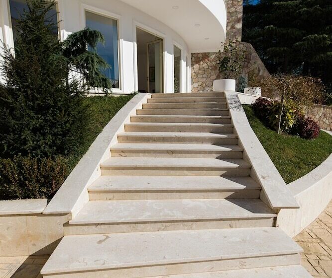 فندق Chateau Linza Resort