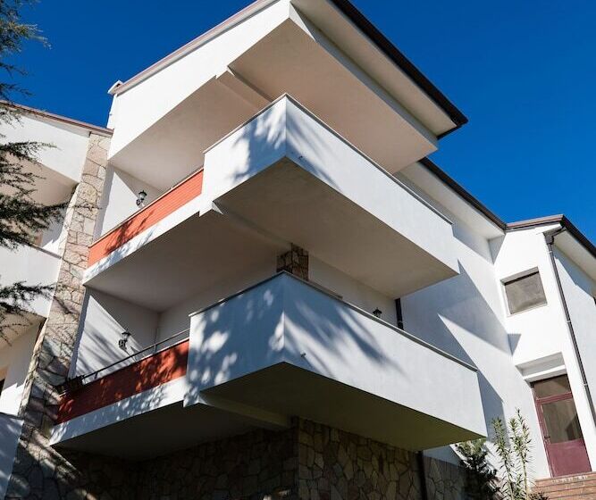 فندق Chateau Linza Resort