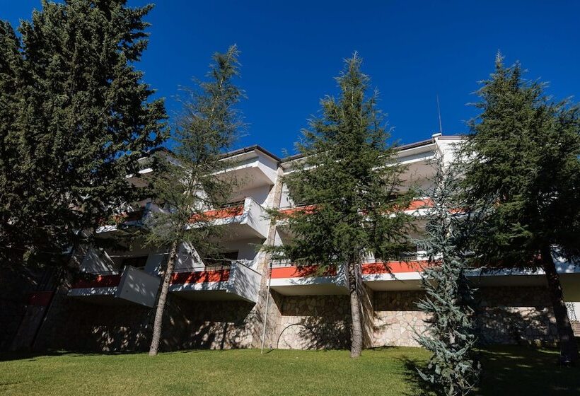 בית מלון כפרי Chateau Linza Resort