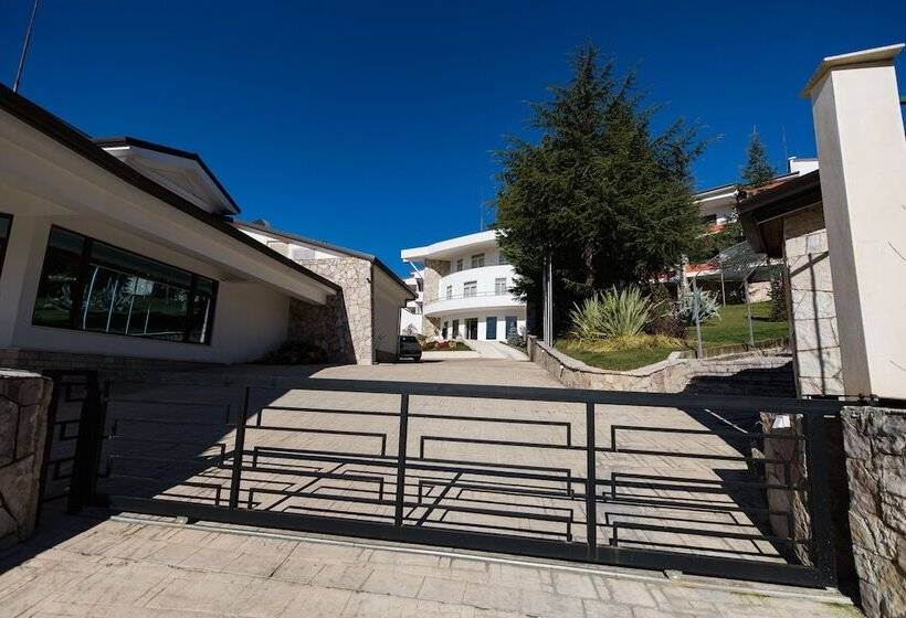 فندق Chateau Linza Resort