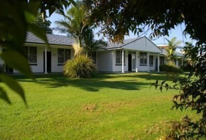 בית מלון כפרי Colonial Court Motor Inn