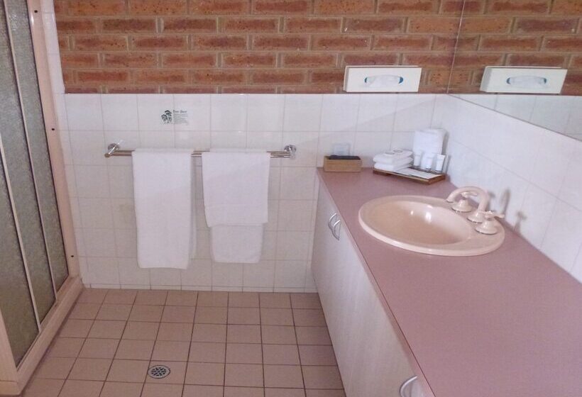 ホテル Colonial Motor Inn Bairnsdale Golden Chain Property