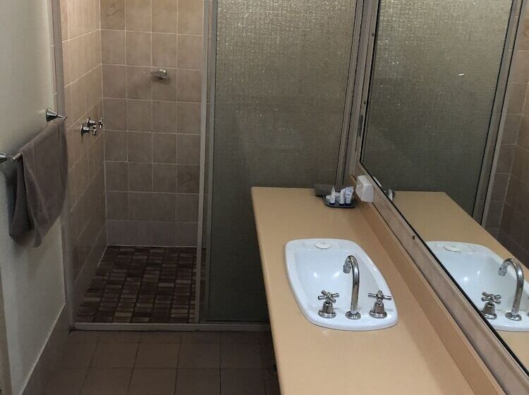 هتل Countryman Motor Inn Cowra