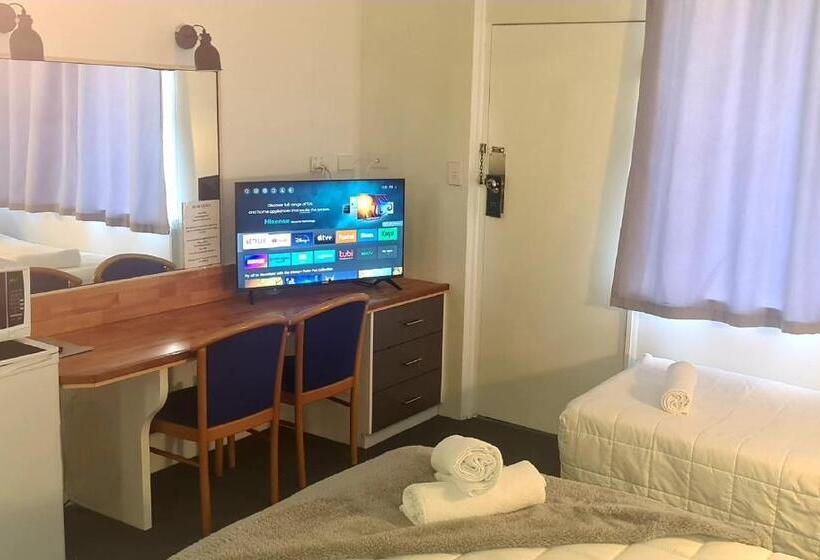 בית מלון כפרי Golden Sands Motor Inn