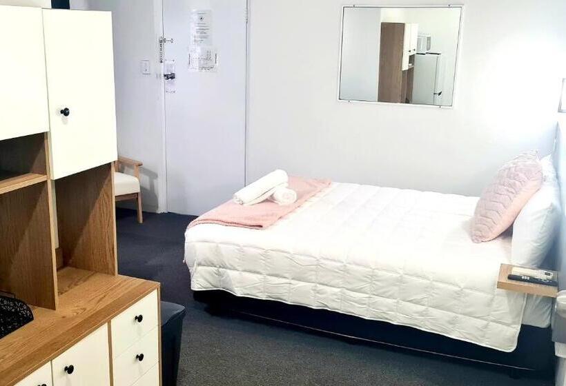 בית מלון כפרי Golden Sands Motor Inn