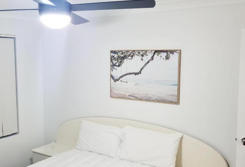 בית מלון כפרי Golden Sands Motor Inn