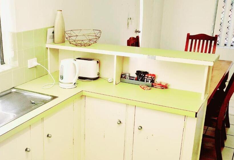 בית מלון כפרי Golden Sands Motor Inn