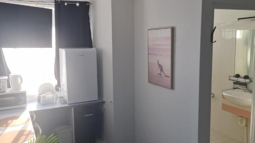 בית מלון כפרי Golden Sands Motor Inn