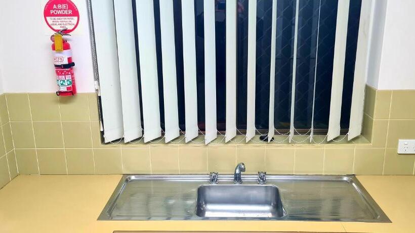 בית מלון כפרי Golden Sands Motor Inn