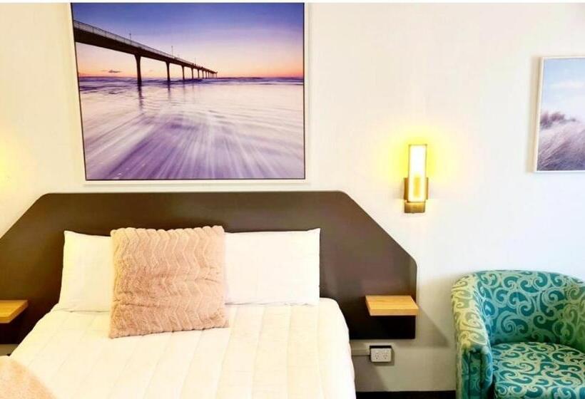 בית מלון כפרי Golden Sands Motor Inn