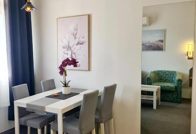 בית מלון כפרי Golden Sands Motor Inn