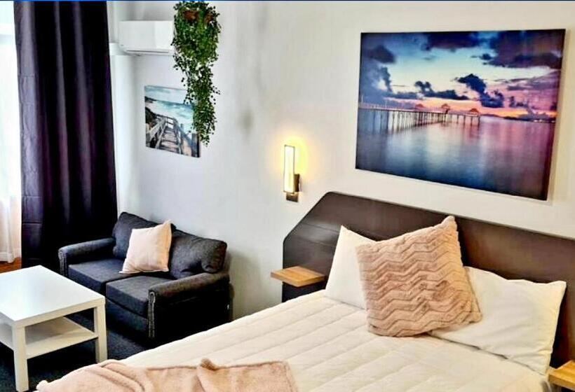 בית מלון כפרי Golden Sands Motor Inn