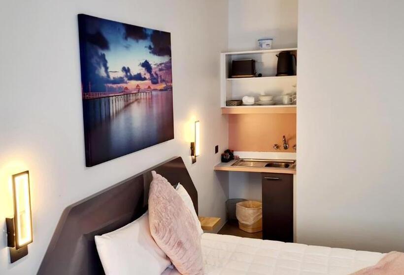 בית מלון כפרי Golden Sands Motor Inn