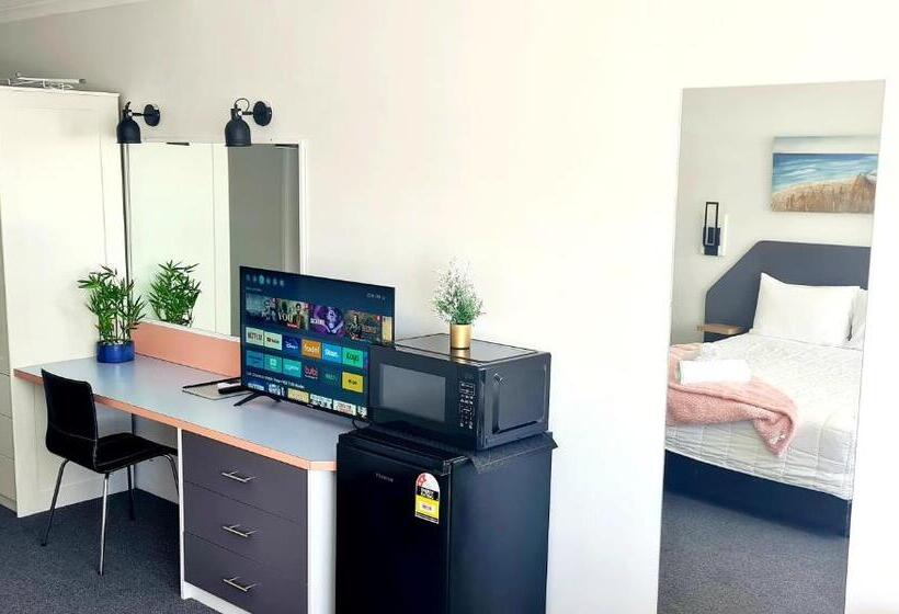 בית מלון כפרי Golden Sands Motor Inn