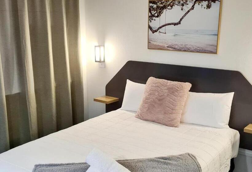 בית מלון כפרי Golden Sands Motor Inn