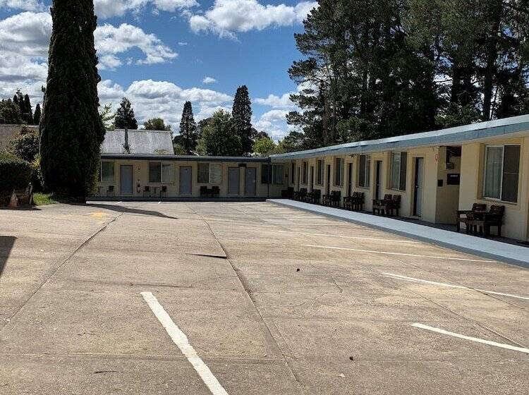 בית מלון כפרי High Mountains Motor Inn