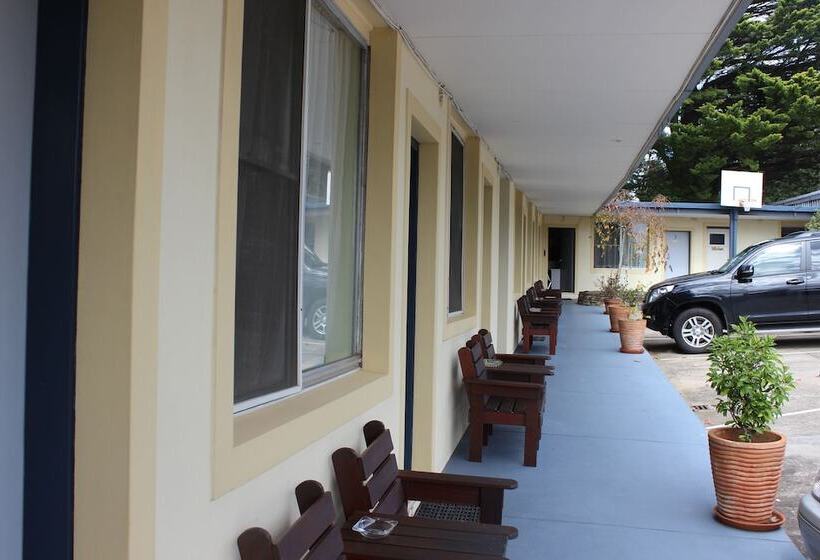 בית מלון כפרי High Mountains Motor Inn