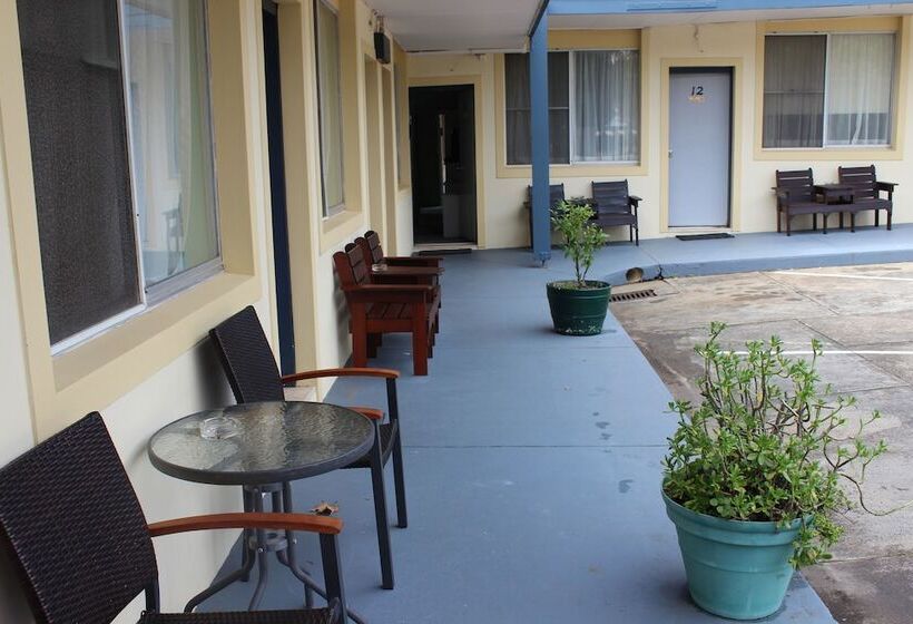 בית מלון כפרי High Mountains Motor Inn