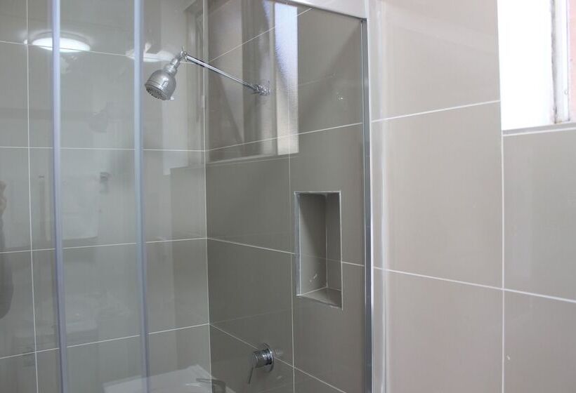 בית מלון כפרי High Mountains Motor Inn