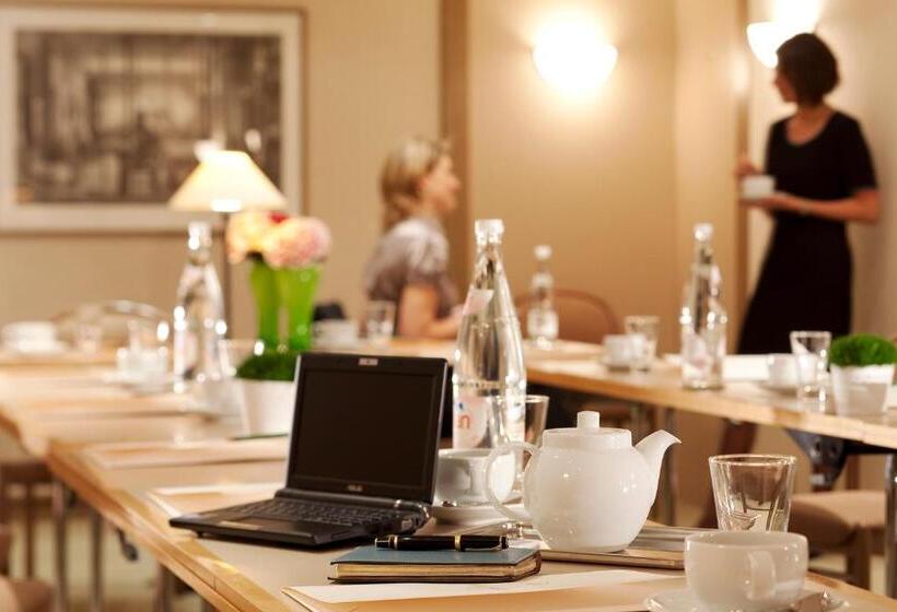 ホテル Hôtel De L Arcade