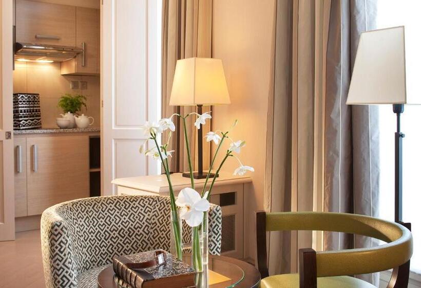 ホテル Hôtel De L Arcade