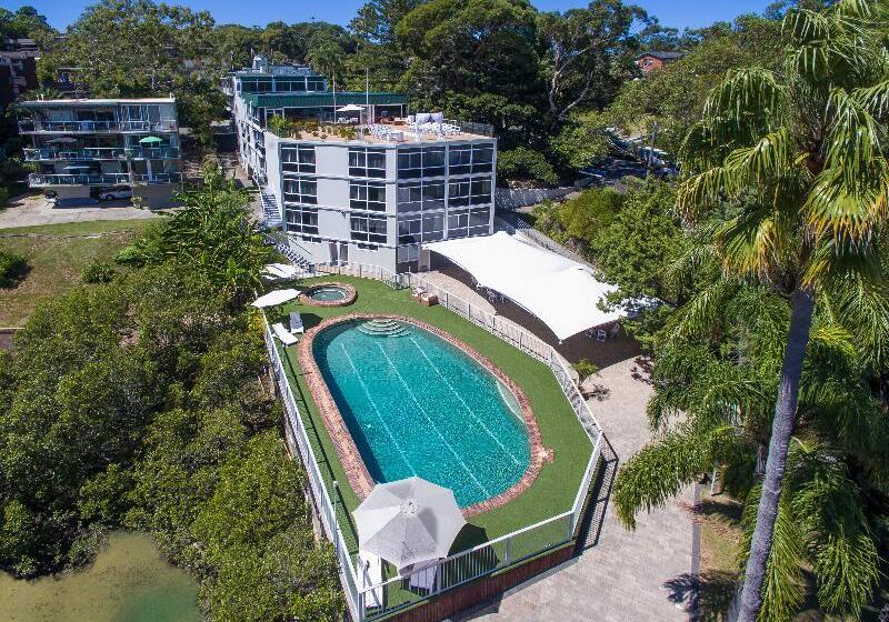 Mirage Hotel Newport