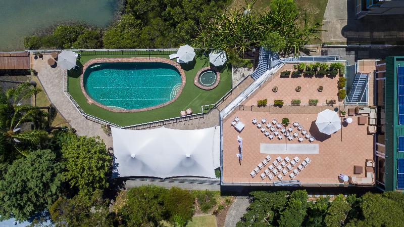 Mirage Hotel Newport