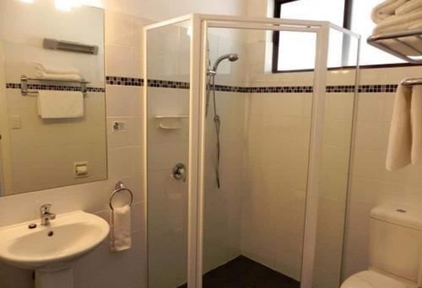 هتل Moore Park Inn