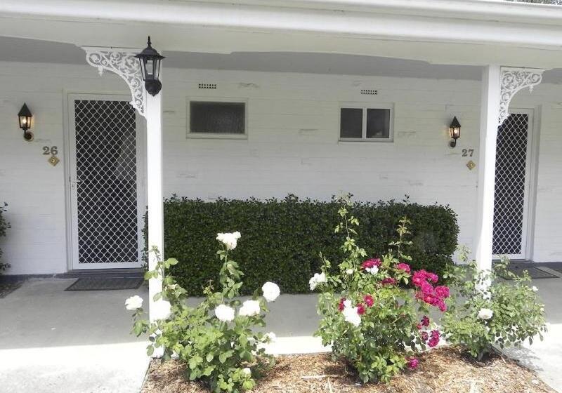 هتل Moore Park Inn