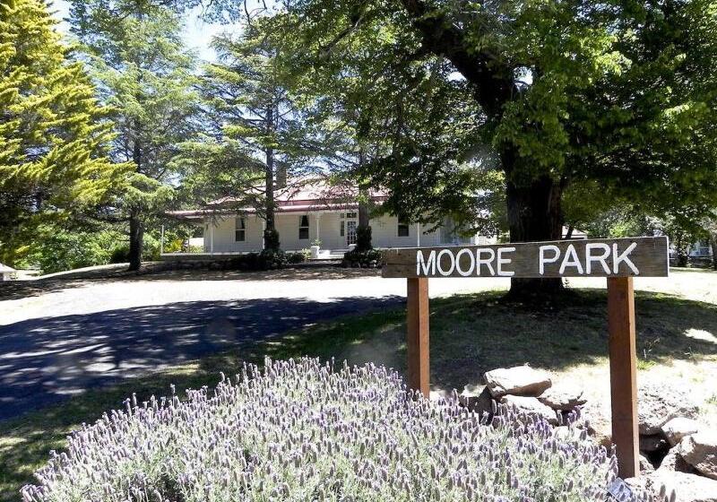 هتل Moore Park Inn