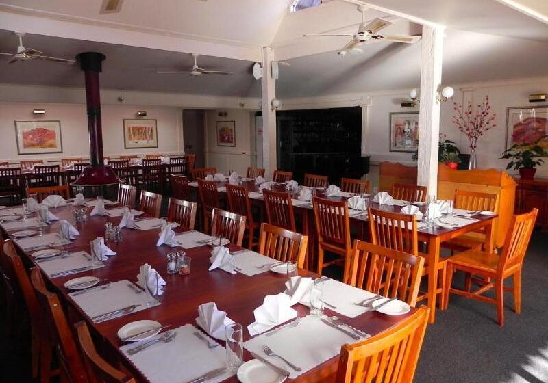 هتل Moore Park Inn