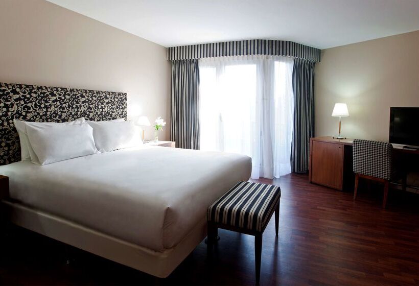 호텔 NH Córdoba Panorama