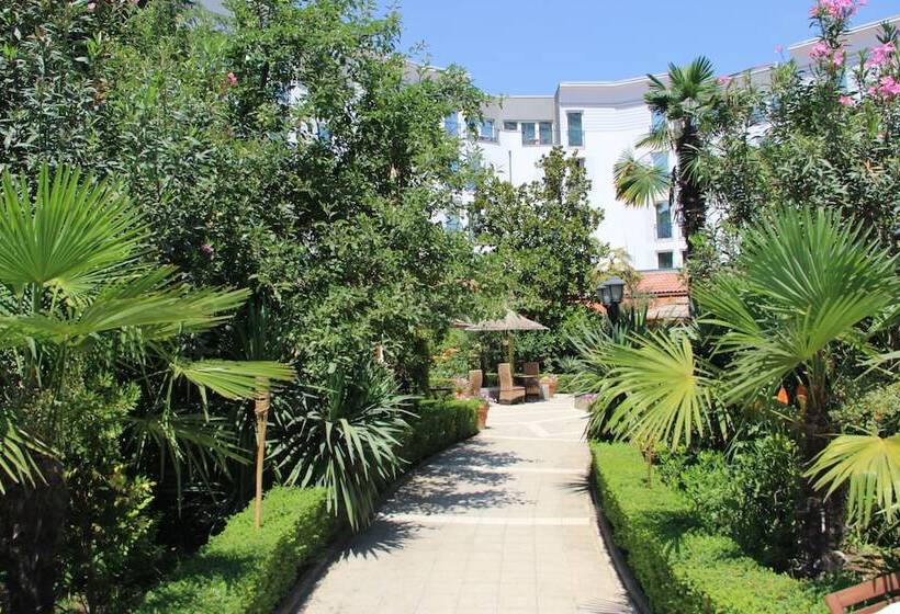 Rogner Hotel Tirana