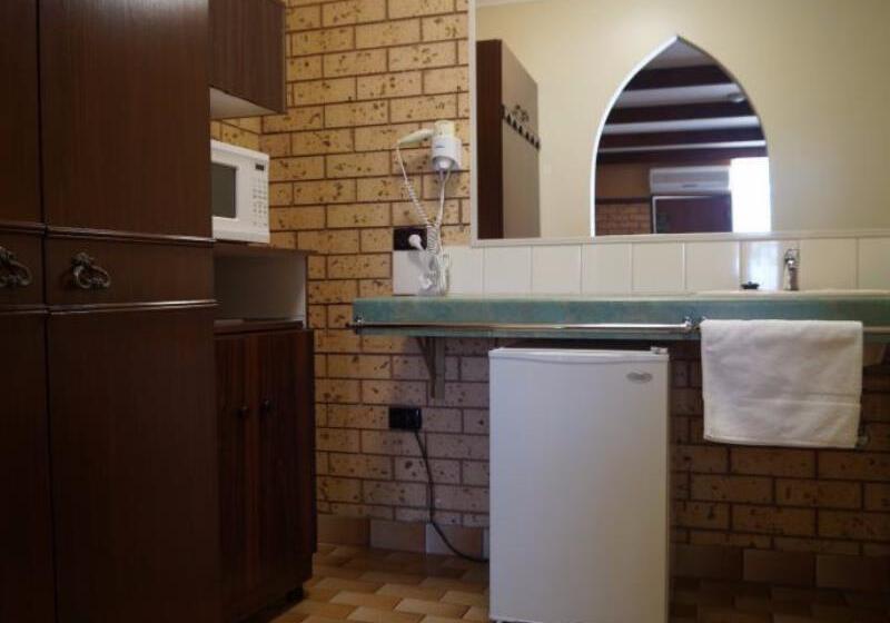 فندق Belltower Motor Inn