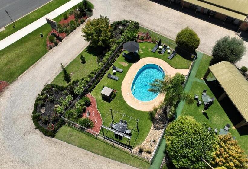 בית מלון כפרי Statesman Motor Inn