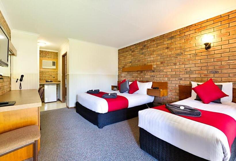 בית מלון כפרי Statesman Motor Inn