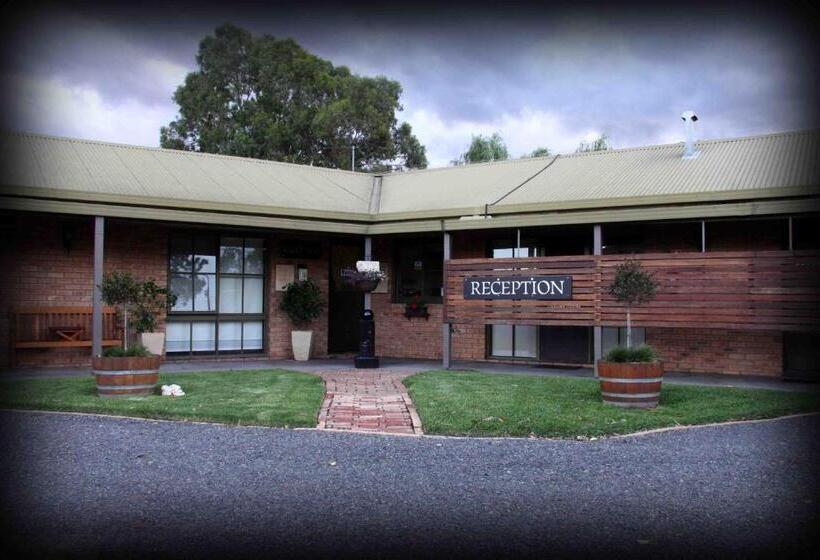 בית מלון כפרי Statesman Motor Inn