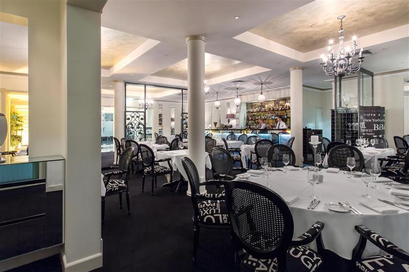 هتل The Carrington