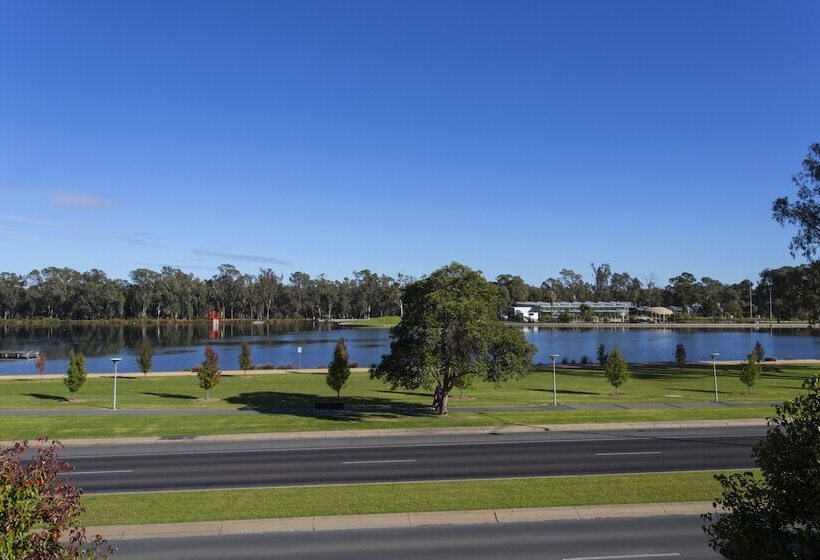 هتل The Carrington