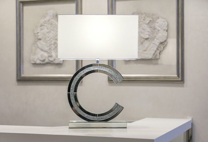 هتل The Carrington