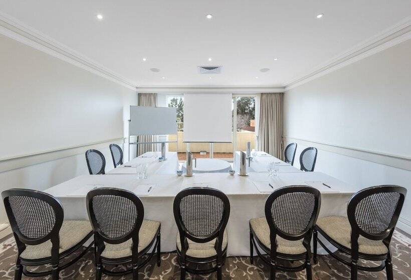 هتل The Carrington