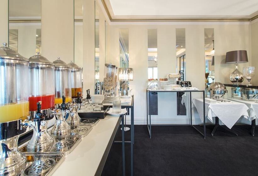 هتل The Carrington