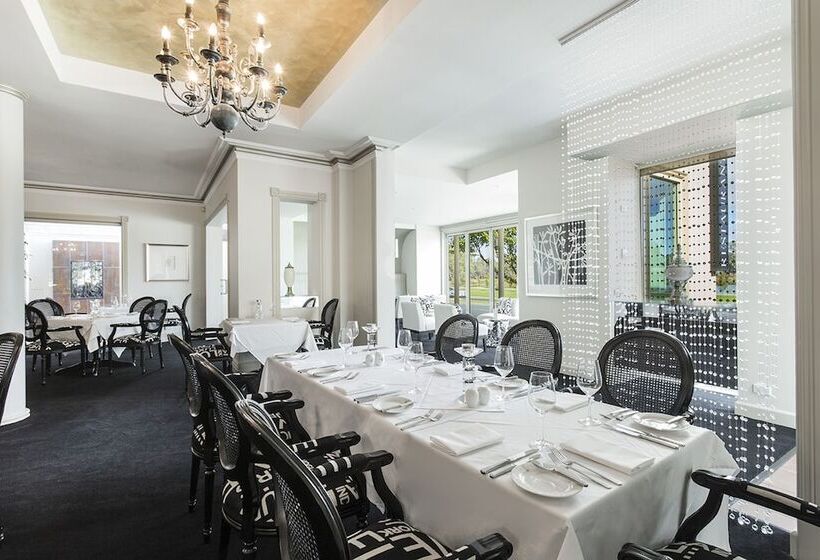 هتل The Carrington