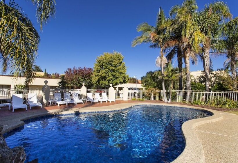 هتل The Carrington