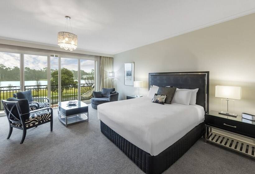 هتل The Carrington