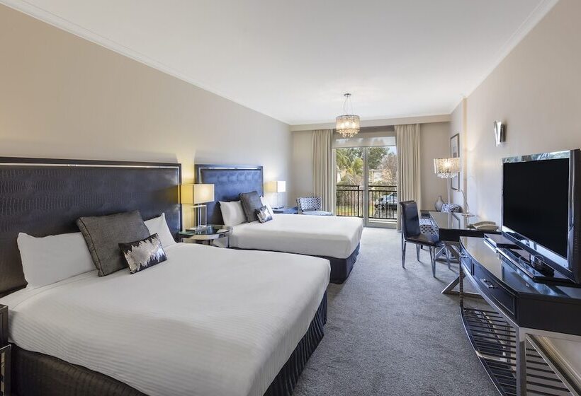 هتل The Carrington