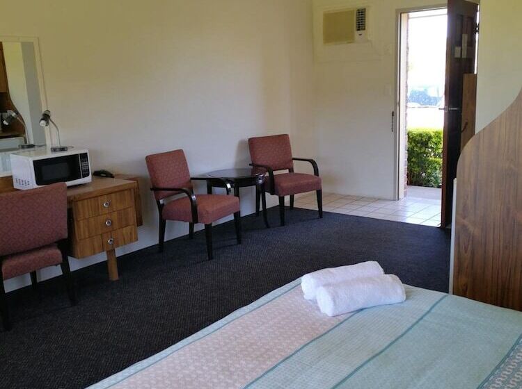 Lakeside Lodge Motel