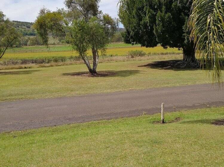 Lakeside Lodge Motel