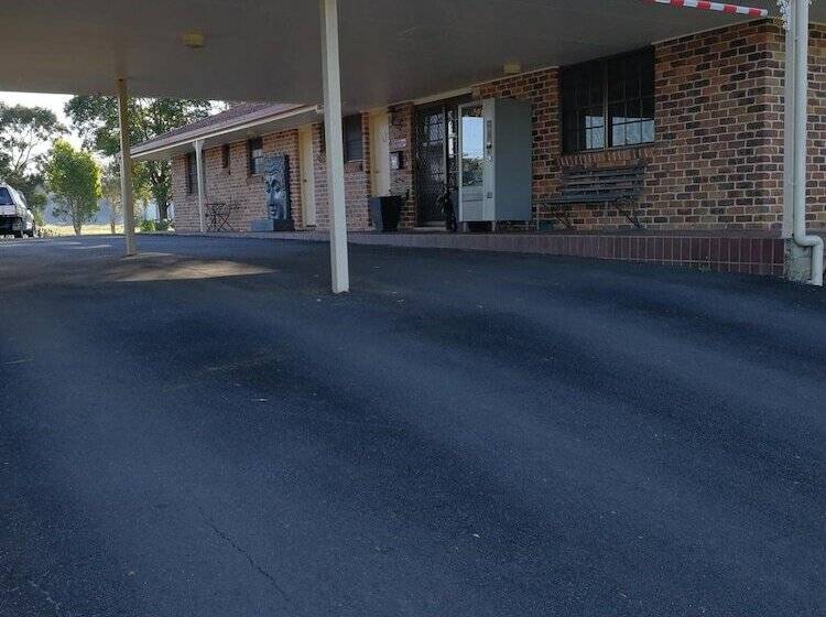 Lakeside Lodge Motel